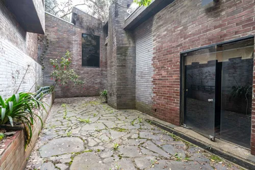 Casa En Venta En Los Rosales. Cod V8059