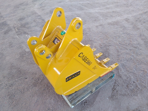 Bote Cucharon De 5 Puntas Para Retroexcavadora Case 580n