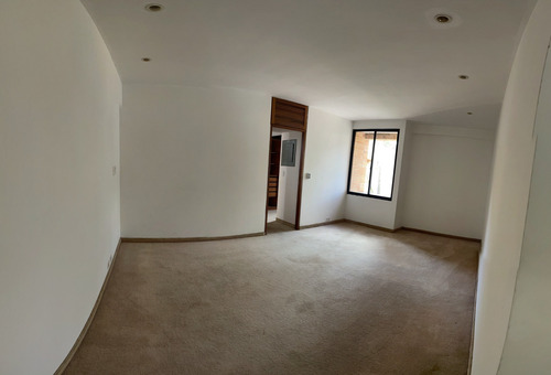 Imagen 15 de 20 de En Alquiler Casa 1000m2 5h+2s/5.5b+2s/ 6p El Peñón