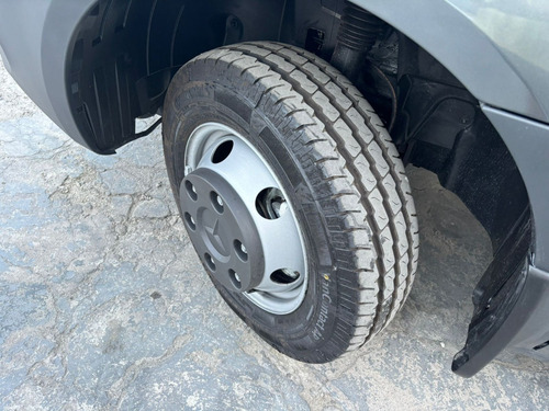 Van Mercedes Sprinter 517 Big 2025 Executiva 21 Lugares 0km