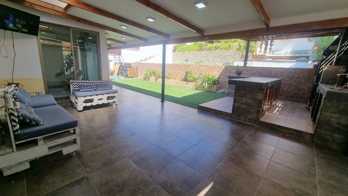 Imagen 20 de 24 de Hermosa Casa En Arriendo En Lomas De Lo Aguirre