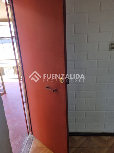 Departamento En Venta De 2 Dorm. En La Pintana