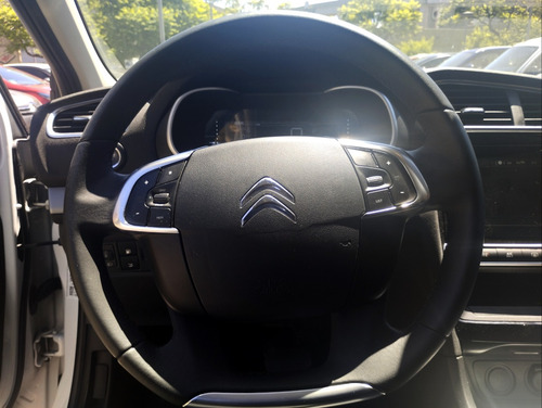 Citroen C4 Lounge Shine At, 2018, Blanco, 120000kms
