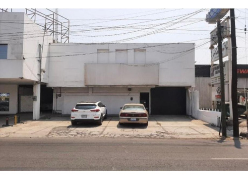 Local Comercial En Renta En Colonia Mitras Norte, Monterrey, Nuevo León