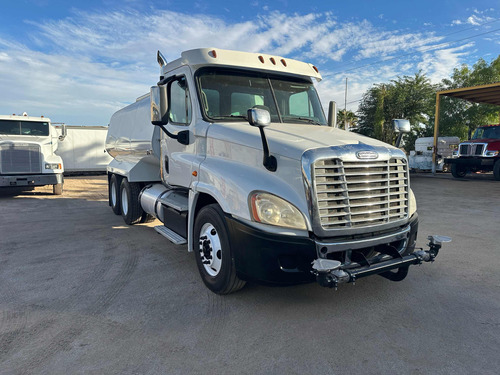 Freightliner 2017  Camión Pipa De Agua 15,000 Litros