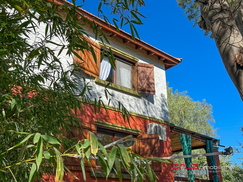 Chalet De 102m2 Con Piscina En Barranca Colorada
