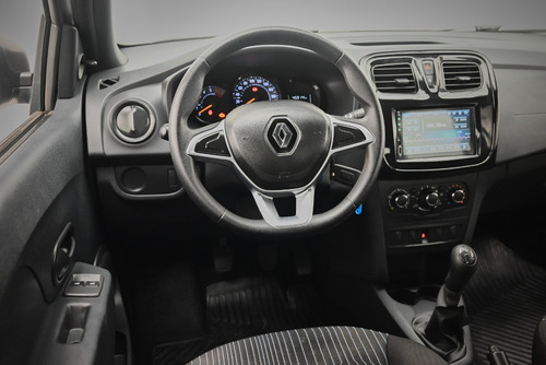 Imagen 9 de 16 de Renault New Logan Life 1.0 4p