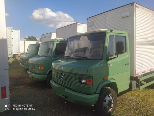 Caminhão Mb 710 Plus Pneus Novos Com Baú Ano 2009