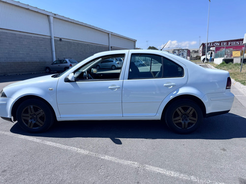 Volkswagen Jetta 2.0 L4 Mt
