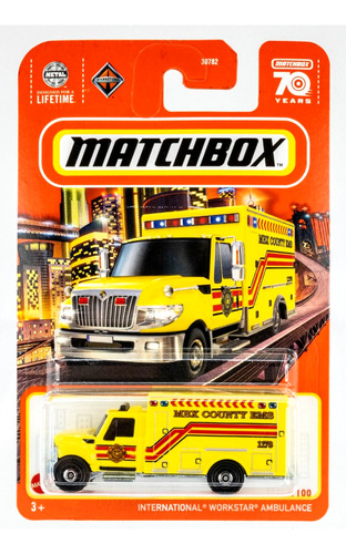 Matchbox - Vehículo International Workstar Ambulance - 30782