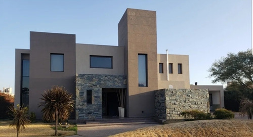 Casa Country San Isidro Villa Allende 3 Dorm Estudio Pileta Dep Servicio