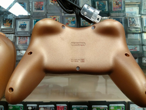 Controller Wii Pro Classic Dorado (Usado)