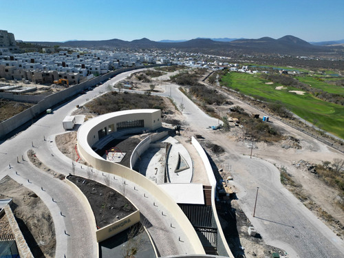 Terreno De 718m² Colindante A Campo De Golf, Clúster De Solo 38 Lotes, Zibatá, Qro. Am