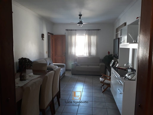 Imagem 2 de 15 de Casa Com Piscina Na Rua 2500 - Ls0176-1