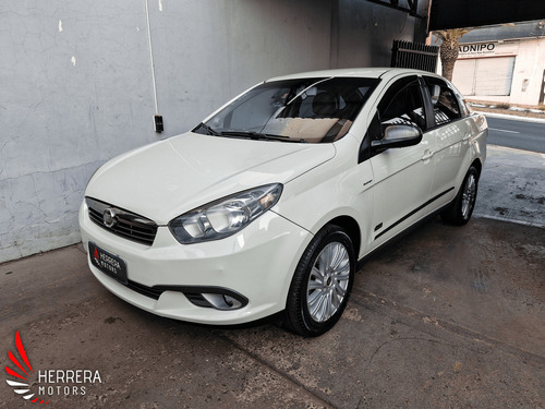 Fiat Grand Siena 1.6 16v Essence Flex Dualogic 4p