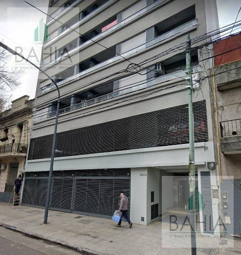 2 Ambientes C/cochera Y Lavadero - Excelente Ubicación