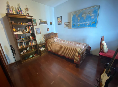 Venta Casa Hurlingham Iglesia 4 Dorm Jardín Quincho Pileta