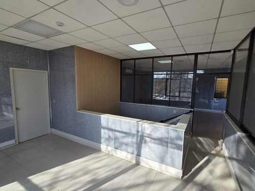 Arriendo Bodega Con Oficinas En Condominio Industrial