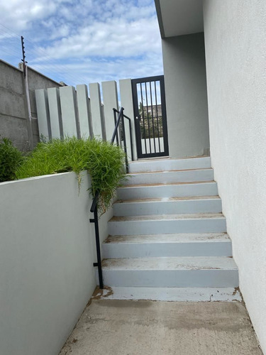 Casa En Venta De 4 Dorm. En Concón