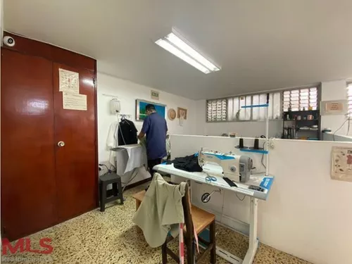 Local O Apartaestudio Cerca De La Estación Flores...(mls#240647)