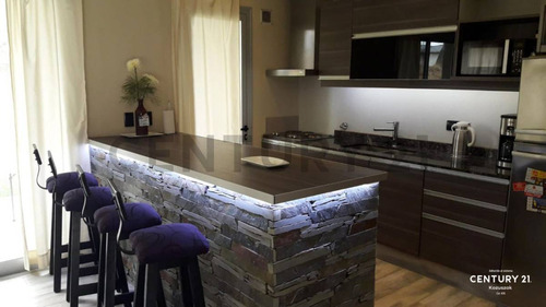 Alquiler Anual! Casa En Barrio Nayades - Pinamar