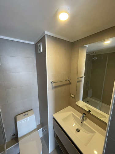 Arriendo Depto 1d1b Frente A Bupa, Macul Con Est. Opcional