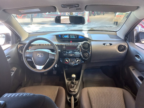 Toyota Etios 1.5 Sedan X