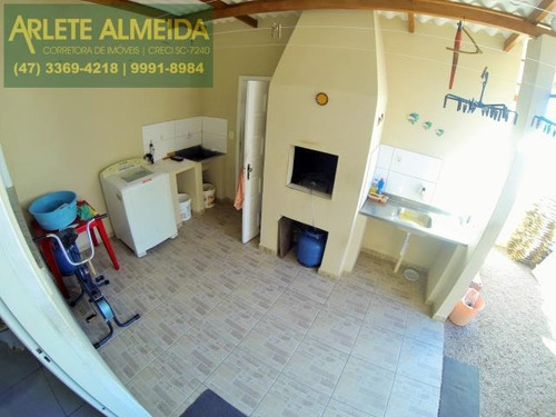 Imagem 14 de 15 de Casa No Bairro Centro Em Porto Belo Sc - 859