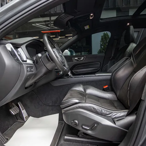 Volvo XC60 T5 R-design 2.0