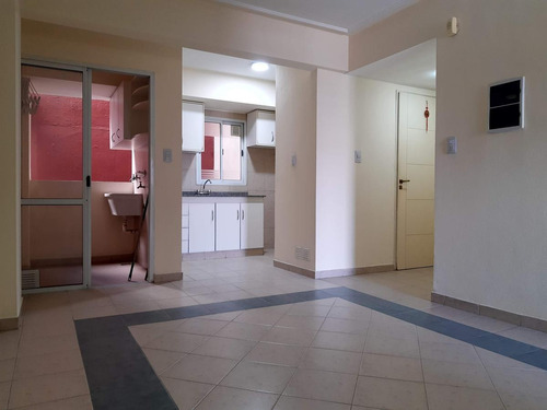 Imagen 19 de 24 de Un Dormitorio Con Doble Balcón