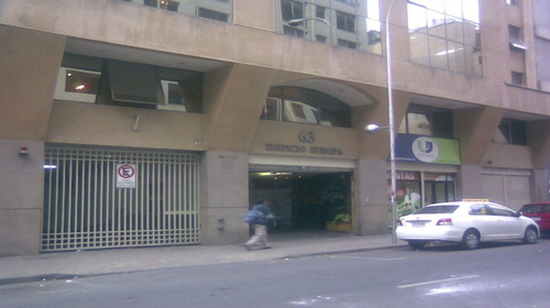 Imagen 1 de 5 de Oficina En La Calle Serrano, Comuna De Santiago