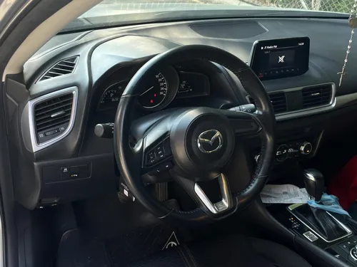 Mazda 3 2.0 Sport Touring