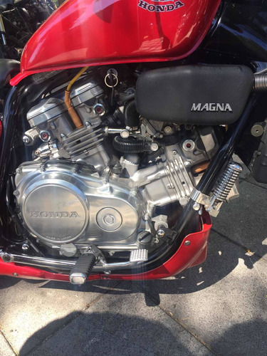 Honda Super Magna