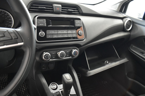 Imagen 19 de 25 de Nissan Versa Sense Cvt 1.6 120cv Cesar