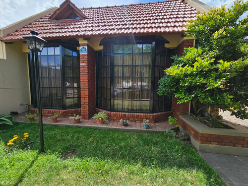 Venta Casa 2 Dormitorios Villa Floresta Con Cochera