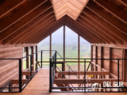 Casa Con Gran Diseño De Contrucción