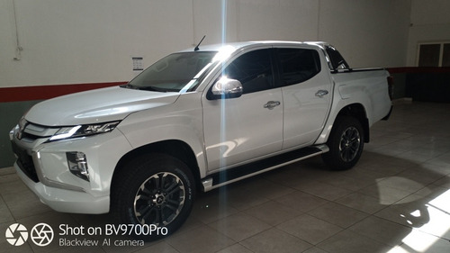 Imagen 1 de 15 de Mitsubishi L200 2019 2.4 Di-d High Power 181cv Cuero