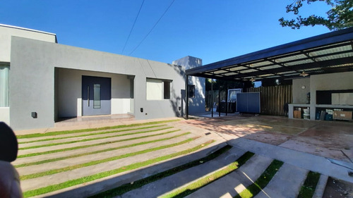 Hermosa Casa Calle Boedo Al Lado Ctro Civico Lujan