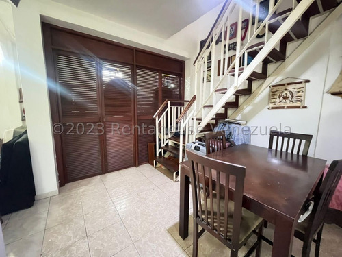 Maribel Morillo & Naudy Escalona Vende  Casa  En  Urb. Prados Del Golf Cabudare  Lara, Venezuela, 4 Dormitorios  2 Baños  165 M² 