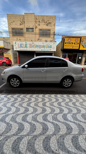 Volkswagen Polo Sedan 1.6 Vht Total Flex 4p