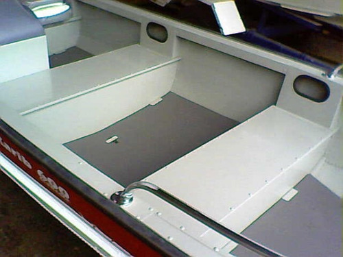Lancha Metalglass Karib 600 Console