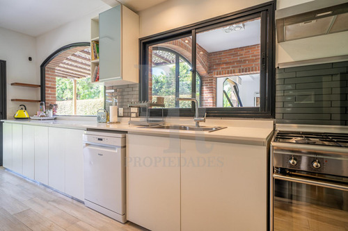 Excelente Casa En Venta Miraflores Country Club - Las Lomitas