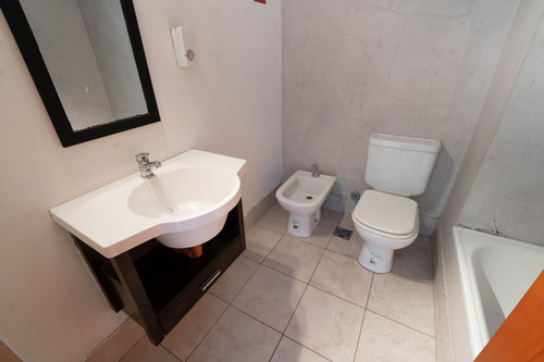Venta 2 Ambientes Balcón Parrilla Baño Y Toilette