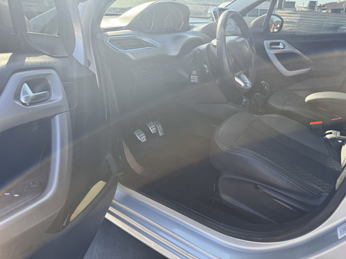 Peugeot 208 1.6 Feline