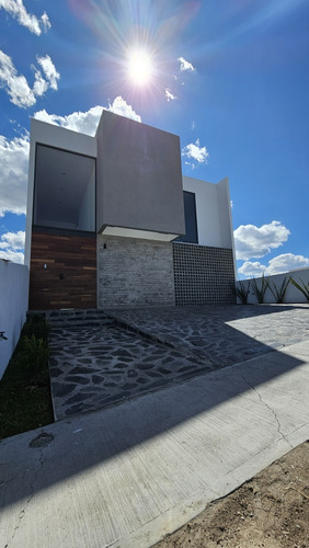 Casa En Colinas Del Sol Salida Charo Antes De Tres Marias