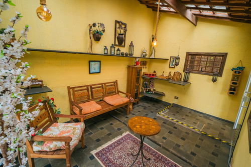 Vendo Belíssima E Encantadora Chácara!!! Com Duas Casas, Com Dois Salões De Festa E Muito Mais, Confira A Descrição Abaixo.