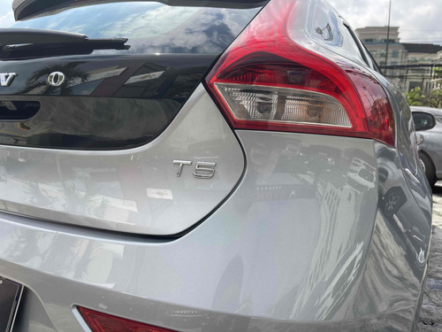 Volvo V40 2.0 T5 R-DESIGN TURBO GASOLINA 4P AUTOMÁTICO