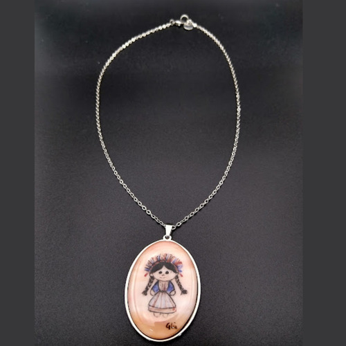 Imagen 2 de 6 de Collar Artístico Muñequita