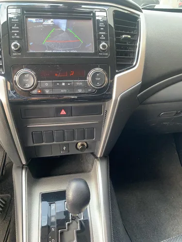 Mitsubishi L200 Gls Se Tp 2500cc Td 4x4 7ab Abs Modelo 2022