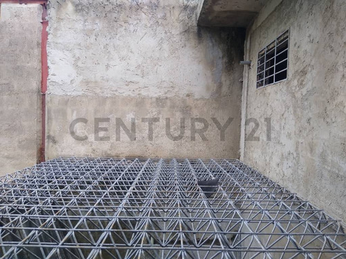Vendo Casa A Remodelar En Obra Gris.